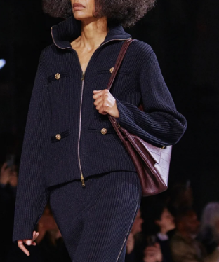 Chanel Maxi Flap bag AS6482 White Chanel Maxi Flap bag AS6482 White